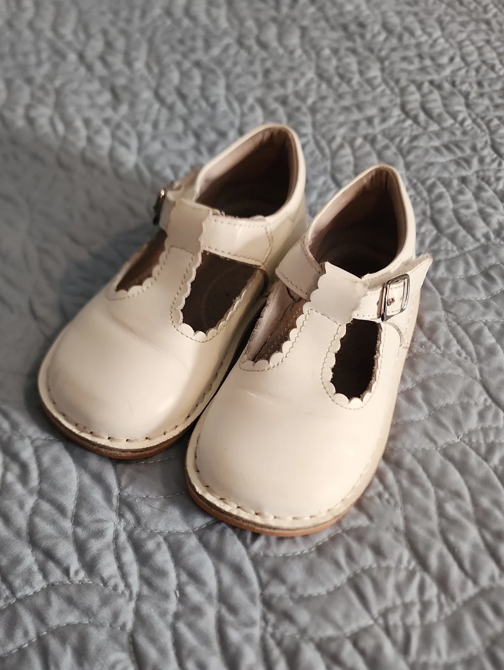 L'Amour Size 9 Toddler